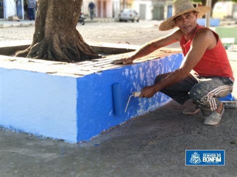 Prefeitura de Senhor do Bonfim inicia a recuperação de praça e quadra