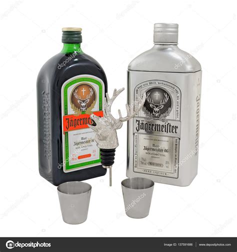 Jagermeister подарочный набор | Егермейстер подарочный набор – Стоковое ...