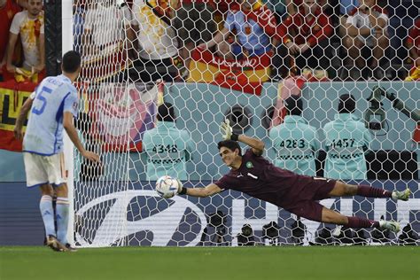 Bono shootout heroics send Morocco into quarter-finals!