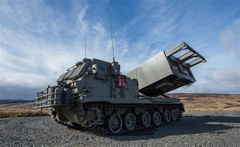 El Ejército de los Estados Unidos recibe el primer MLRS M270