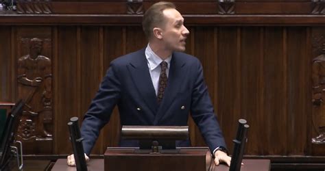 Poseł Konfederacji wskazuje winnych braku środków UE na pomoc uchodźcom