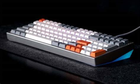 Kira Compact Full-Size Mechanical Keyboard | Gadgetsin