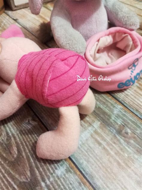 Boneka Eyore Dan Piglet Unik Toys Collectibles Mainan Di Carousell