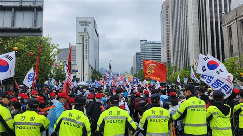 주말 서울 도심 곳곳 집회시청·광화문 일대 혼잡