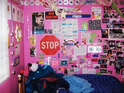 29 Pictures Of 90s And 00s Teenage Bedrooms That Ll Take You Back