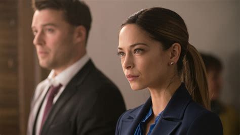 Review In Burden Of Truth Smallville Star Kristin Kreuk Returns To The Cw As A Big City