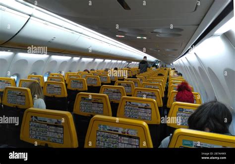 Ryanair Interior Hi Res Stock Photography And Images Alamy