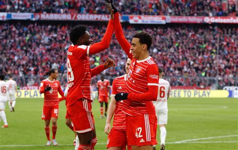 Bayern M Nich Vence Al Augsburgo Y Asegura Seguir L Der