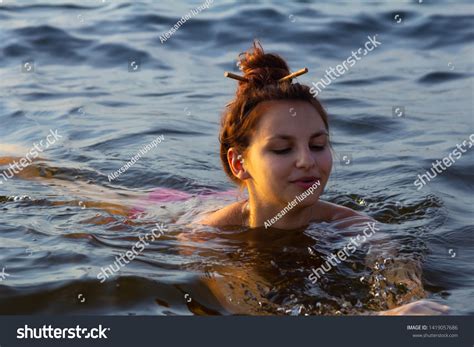 Beautiful Sexy Girl Pink Bikini Swims Stock Photo Shutterstock