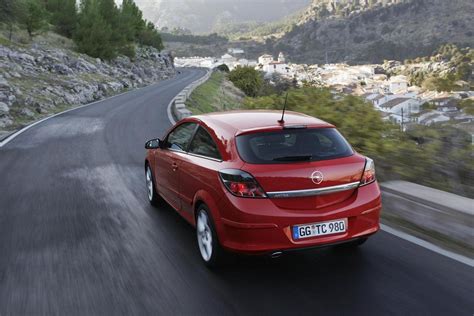 Opel Astra Gtc Picture Car Review Top Speed