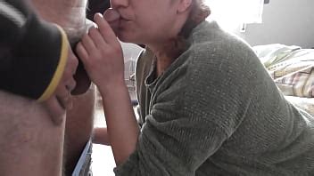 Il Me Suce Et Boit Le Sperme Dans Un Verre XVIDEOS