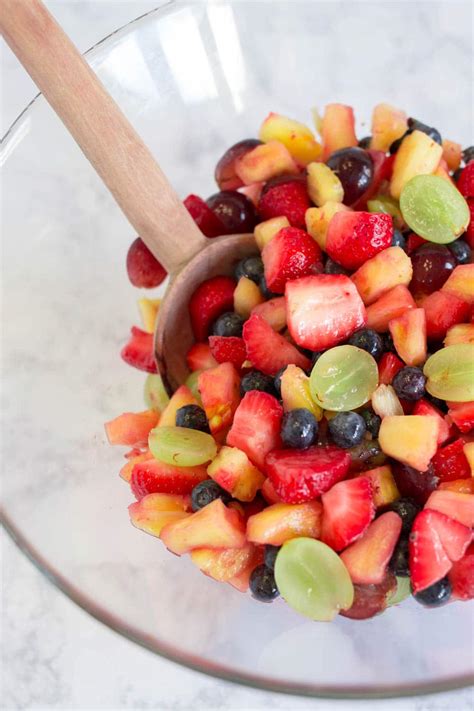 Fresh Fruit Salad - Artzy Foodie