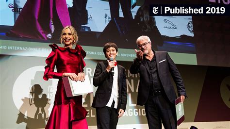 Famous Voices Take Center Stage at Italy’s ‘Dubbing Oscars’ - The New