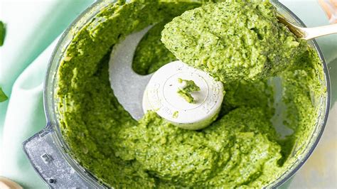 Como Fazer Um Pesto De Manjeric O Incr Vel Molho Pesto Simples E