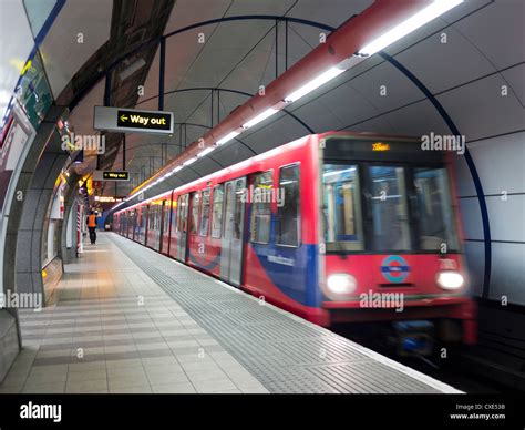 London underground train hi-res stock photography and images - Alamy