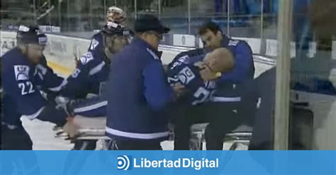 Drama En El Hockey Hielo Tras Sufrir Un Jugador Un Corte En El Cuello