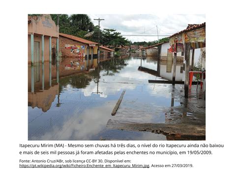 Habitações em zonas de risco alagamentos e deslizamentos Planos de