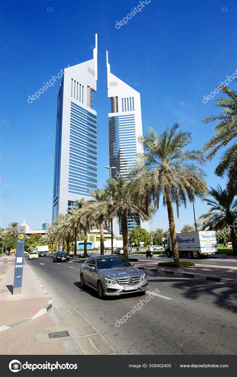 Dubai Uae November Emirates Towers Mercedes Klass Car November 2017 – Stock Editorial Photo ...