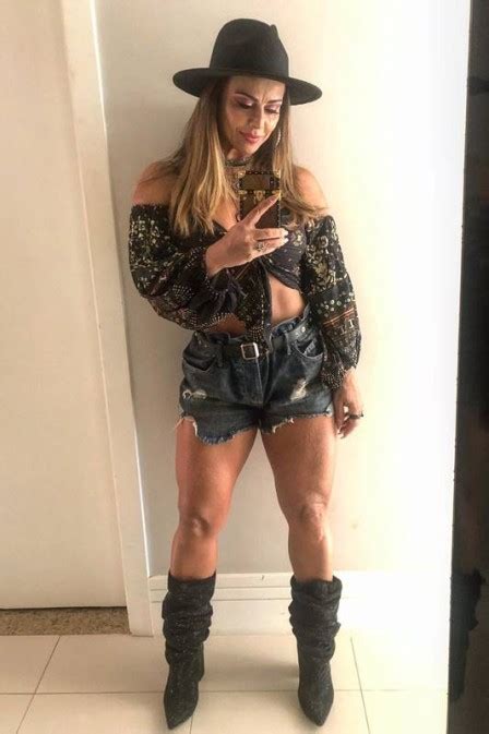 Viviane Araujo Exibe Look Para O Rock In Rio E Ganha Elogios De F S