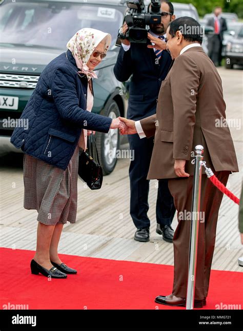 Queen Elizabeth Ii With The King Of Bahrain Hamad Bin Isa Al Khalifa During The Royal Windsor