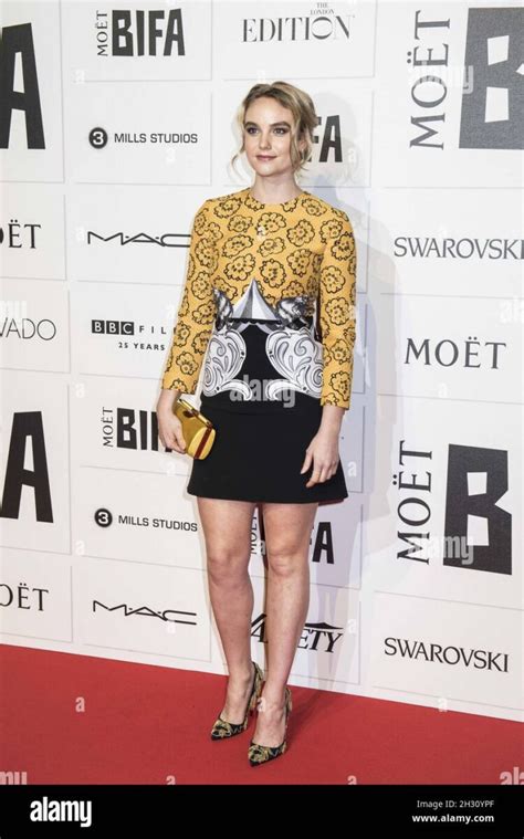 Hot Sexy Joanna Vanderham Bikini Pics