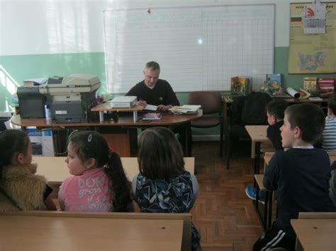 „Походът на книгите“ - 143 основно училище “Георги Бенковски” | 143 ОУ