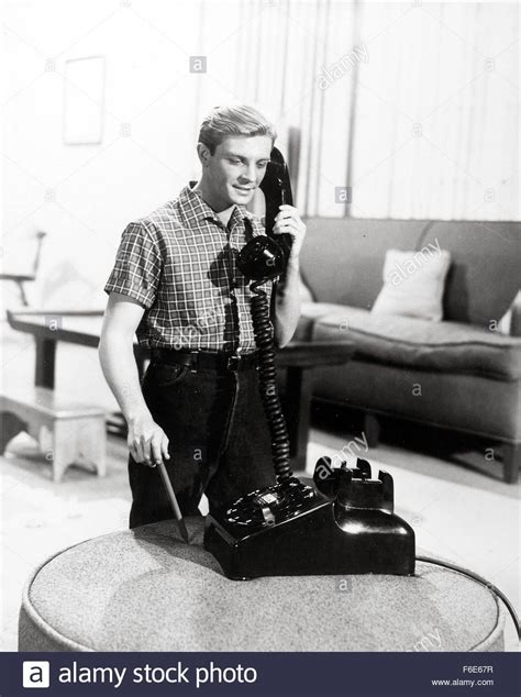 Pictures of Raymond Bailey