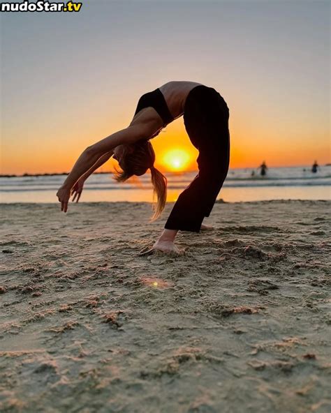 Lindsey Stirling Abbysiscoprinus Lindseystirling Nude OnlyFans Photo Nudostar TV