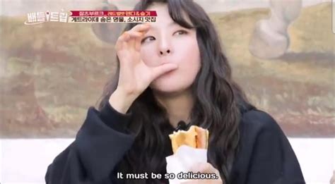 Seulgi Eating Rseulgi