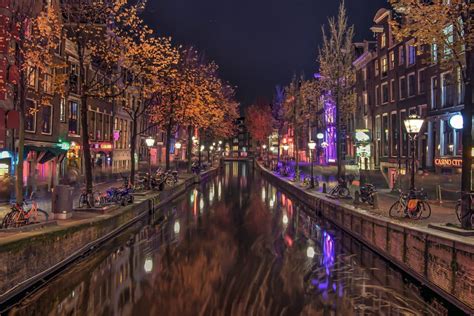 7 Best Things To Do In Amsterdam At Night For After Dinner Fun