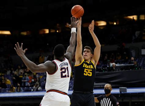 Luka Garza Voted To Big Ten All Tournament Team University Of Iowa