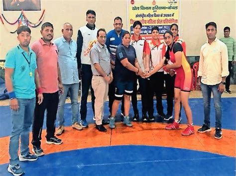 Players Showed Strength In Wrestling And Judo जिला स्तरीय महिला