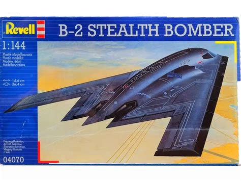 B-2 Stealth Bomber Fighter Aircraft 1:144 Revell plastic model kit ...