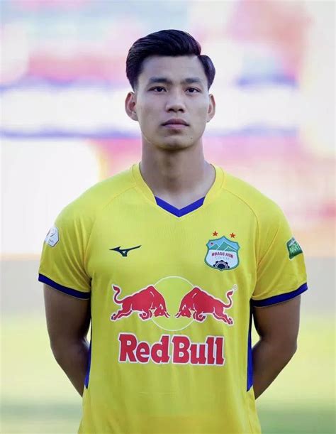 Vũ Văn Thanh bất ngờ “quay xe” gia nhập đội bóng tân binh V-League 2023 ...