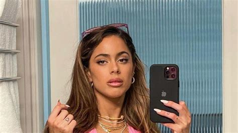 Tini Stoessel bailó al ritmo de Miénteme con una bikini azul para el infarto Da La Nota