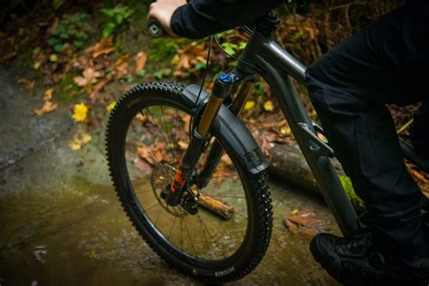 Fox Introduces Xl Integrated Fender For Mtb Mag