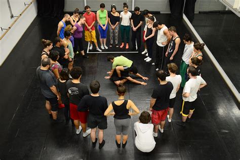 27 de março Dia Mundial do Teatro e Dia Nacional do Circo SP Escola