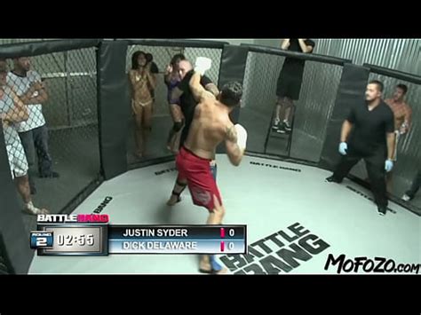 MOFOZO Une mannequin brune reçoit un soin du visage après le combat XVIDEOS