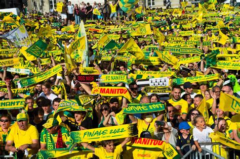 Un Maillot Pour Les Ans Du Fc Nantes France Nantes Avr