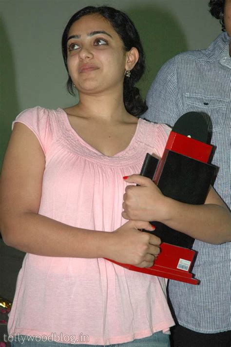 Hot Star Pic ACTRESS NITYA MENON PHOTOS Sexy STILLS
