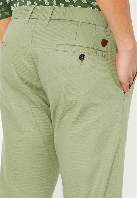 Buy Men Slim Fit Stretch Chinos Online At Just Rs 1399 0 1000012642933 Max Fashion