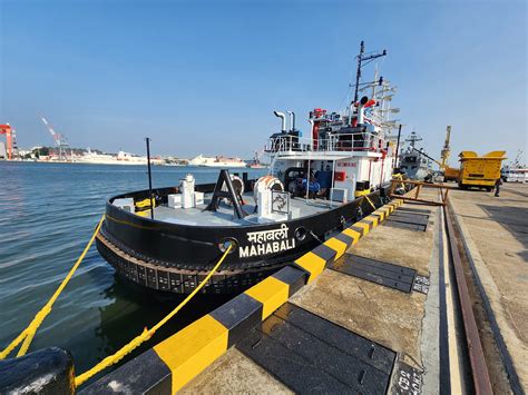 Msme Shipyard In Gujarat Builds Tonne Bollard Pull Tug For Indian