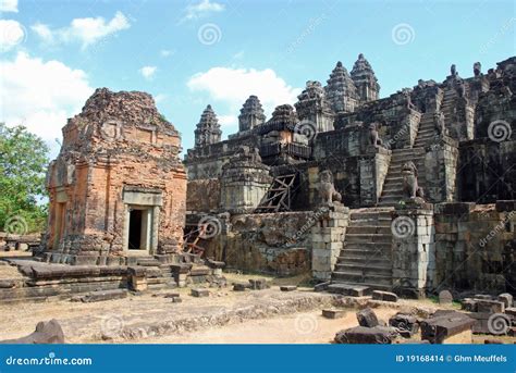 Hindoese Tempel Phnom Bakheng Angkor Kambodja Stock Foto Image Of