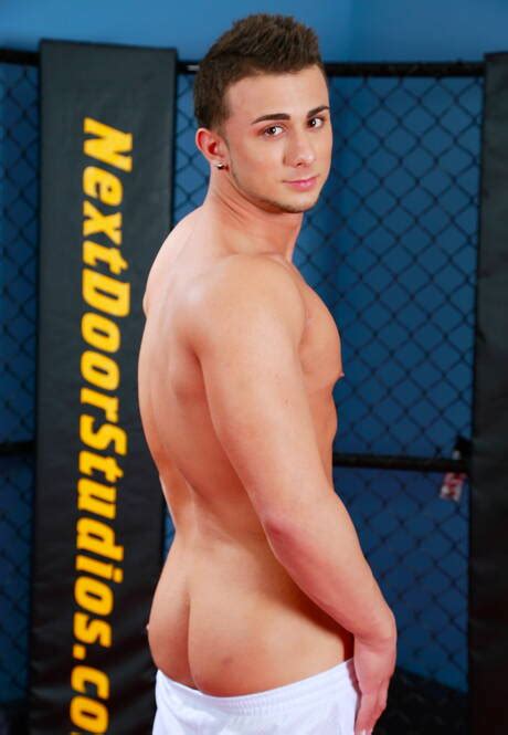 Czech Beefcake Raoul Vargas Posing Nude And Showing Nice Butt