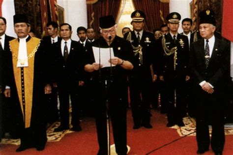 Egyptian Revolution Reminiscent Of The Fall Of Indonesias Suharto