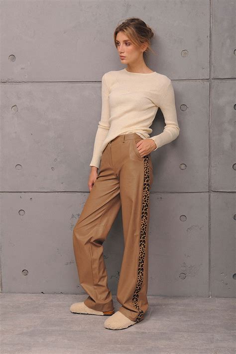 Купить женские брюки NUDE 0356 бежевый Описание фото цена