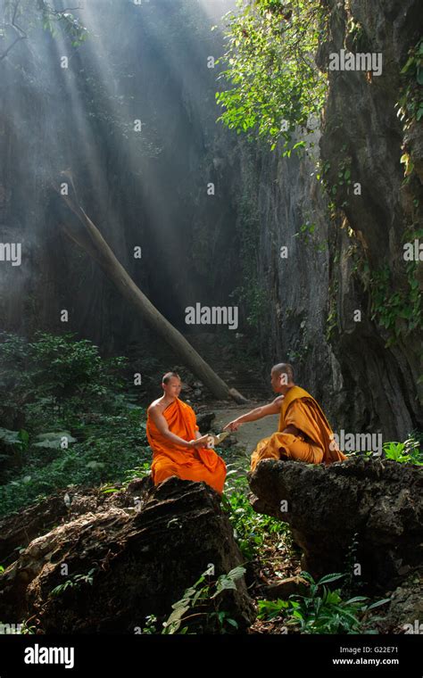 Thai Buddhist Monks Stock Photo - Alamy