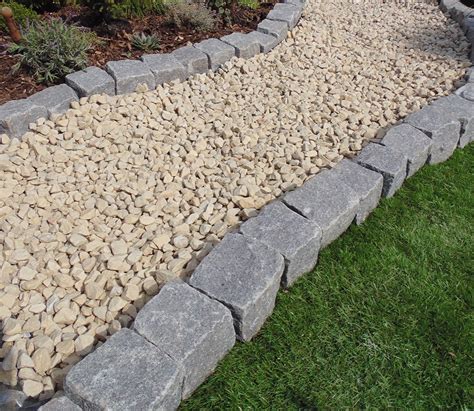 Buy Buff Cotswold Chippings Bulk Bag