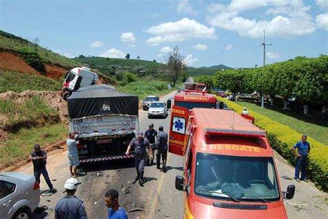 Acidente Na Br 262 Em Martins Soares Estado De Minas