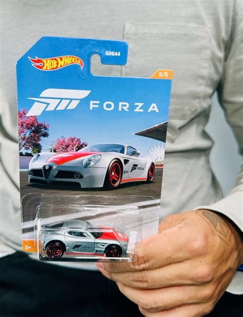 Hot Wheels Forza Alfa Romeo 8C Competizione 5 5 Escala 1 64 Open Box